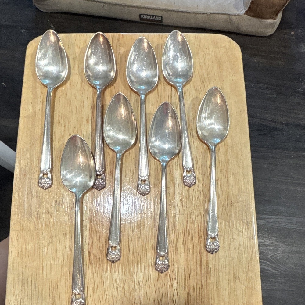 1847 Roger Bros Lot of 8 dinner spoons, silver plated
